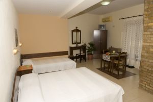 large-1476630633-marika house 11